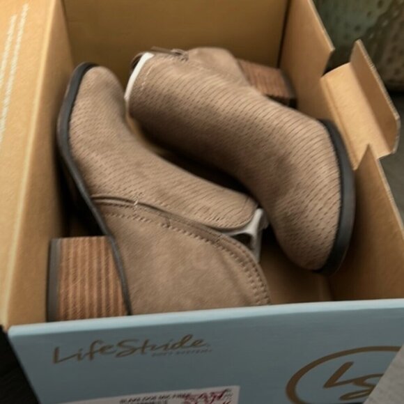 LifeStride Women's Blake Block Heel Ankle Boot - Picture 2 of 12